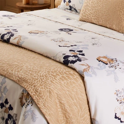 Souvenir Coverlet & Decorative Pillow
