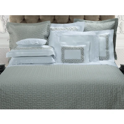 Diamond Wreath Quilted Coverlet
