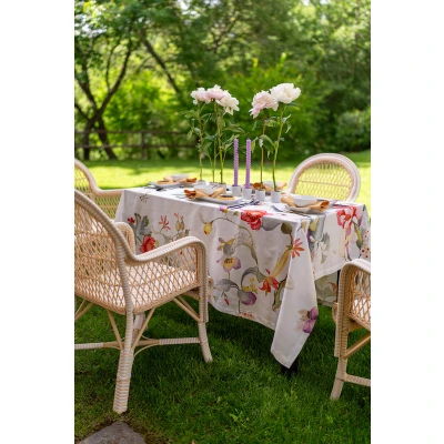Onirica Table Linens
