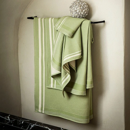Le Bain/Bath Linens