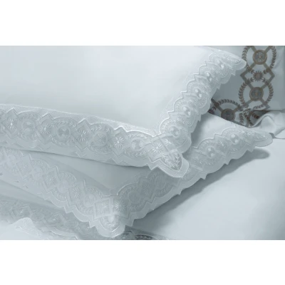 Diamond Wreath Lace